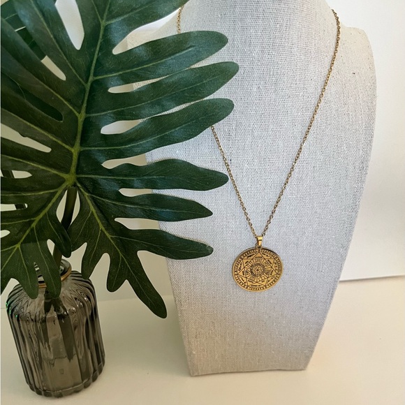 Protection Archangel Gold Necklace - Spiritual Medallion Necklace - Picture 9 of 11